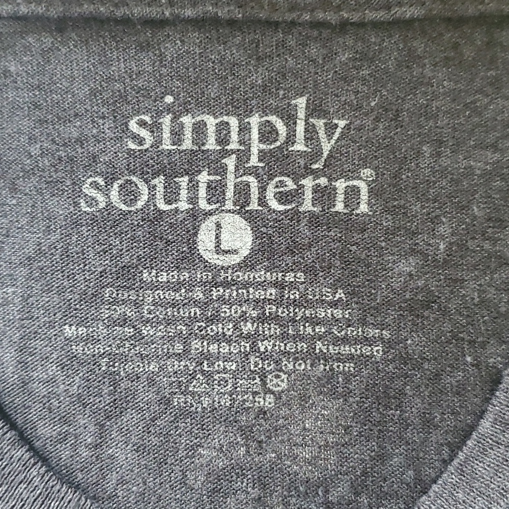 🐝 Simply Southern 🐝 Size Large - Picture 3 of 3